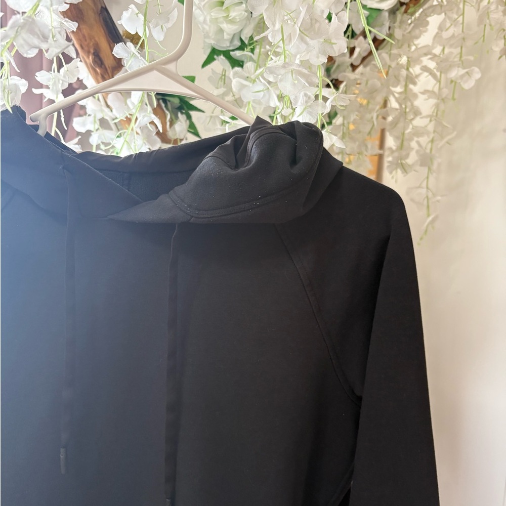 lululemon athletica Men's Black Hooded Pullover - Picture 5 of 9